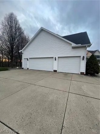 Image 2 - 2499 Moredale Circle Northeast, Alliance, OH 44601, USA - House for sale
