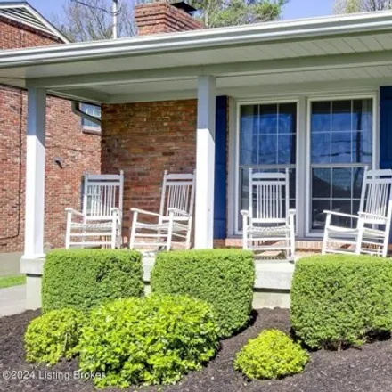 Image 2 - 5703 Prince William Street, Plymouth Village, St. Matthews, KY 40207, USA - House for sale