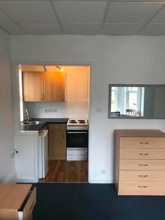 Rent this studio apartment on 24 Westwood Road in Westwood Park, Southampton