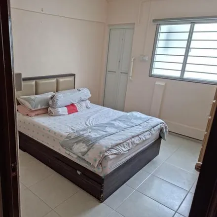 Rent this 1 bed room on 407 Pandan Gardens in Pandan Gardens, Singapore 600413