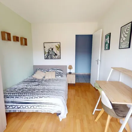 Rent this 5 bed apartment on 19 Rue des Docteurs Charcot in 42100 Saint-Étienne, France