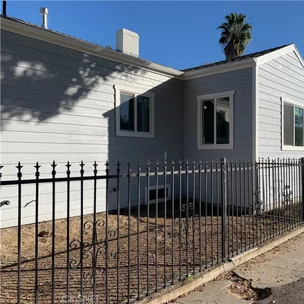 Image 6 - 1257 West 45th Street, Los Angeles, CA 90037, USA - Duplex for sale