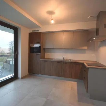 Rent this 2 bed apartment on Rumbeeksesteenweg 484;484A in 8800 Roeselare, Belgium