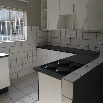 Image 6 - 2nd Avenue, Johannesburg Ward 70, Roodepoort, 2709, South Africa - Apartment for rent