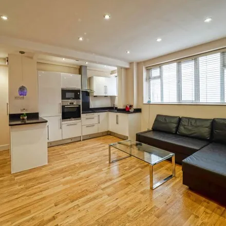 Image 3 - Sussex Gardens, London, NW1 5RE, United Kingdom - Apartment for rent