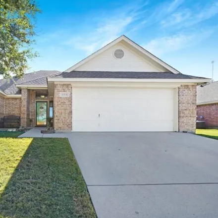 Buy this 3 bed house on 332 Lockwood Lane in Weatherford, TX 76087
