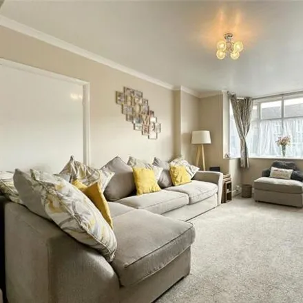 Image 2 - Sandfield Avenue, Lyminster, BN17 7LF, United Kingdom - Townhouse for sale