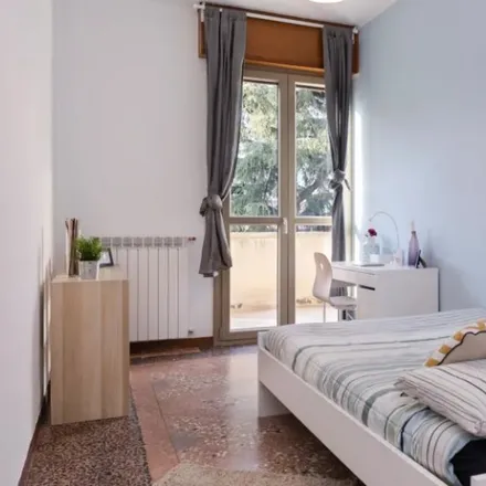 Rent this 6 bed room on Viale Giovanni Vicini 18 in 40122 Bologna BO, Italy