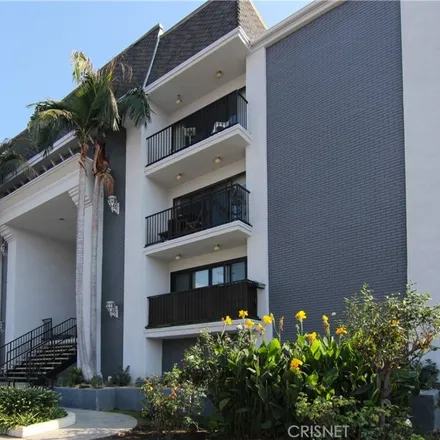 Image 1 - 5199 Willis Avenue, Los Angeles, CA 91403, USA - Condo for sale