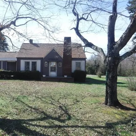 Buy this 3 bed house on 523 Biesecker Road in Choyce Acres, Lexington