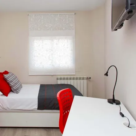 Rent this 1 bed room on Calle de Berruguete in 45, 28039 Madrid