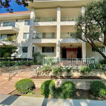 Rent this 1 bed condo on Pasadena Playhouse District in 414 South Madison Avenue, Pasadena