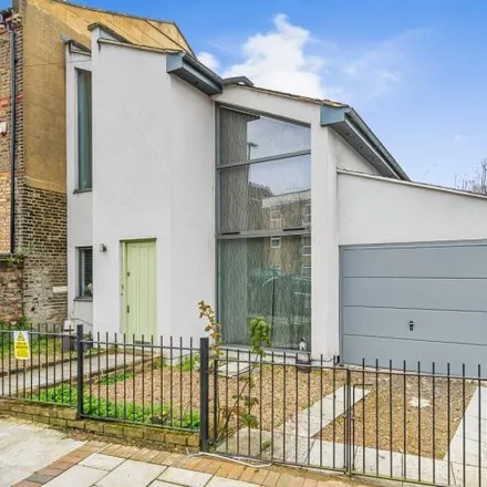 Image 2 - 35 Stanford Road, London, N11 3HY, United Kingdom - House for rent
