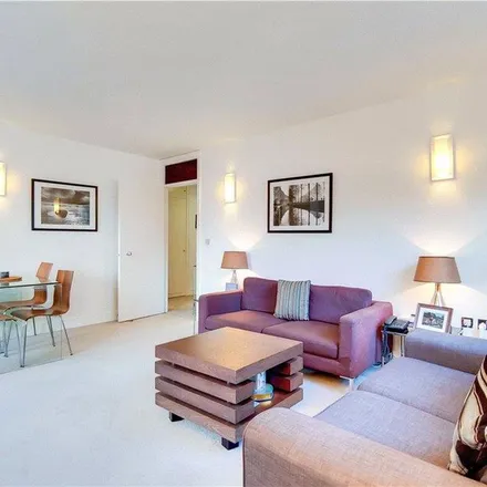 Rent this 3 bed apartment on Weymouth Street in East Marylebone, London