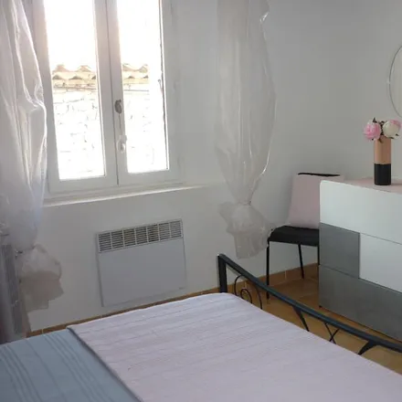 Rent this 2 bed house on 84750 Saint-Martin-de-Castillon