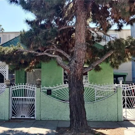 Buy this 3 bed house on 646 E 7th Street in Long Beach, CA 90813