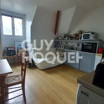 Rent this 2 bed apartment on 287 Rue de l'Ecluse in 60280 Venette, France