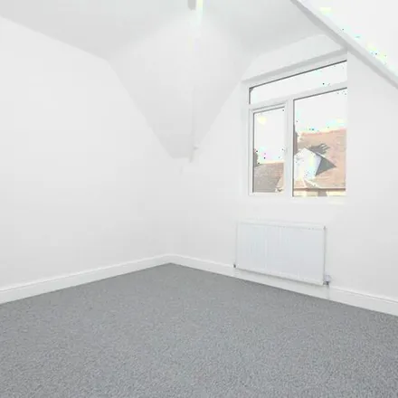 Image 4 - Rite Price Furniture, Market Street, Rugby, CV21 3HG, United Kingdom - Townhouse for rent