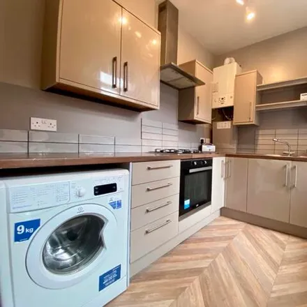 Image 4 - Stalker Lees Road, Sheffield, S11 8NT, United Kingdom - Townhouse for rent