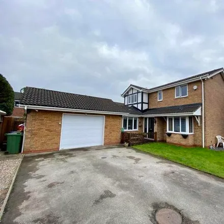 Buy this 5 bed house on Elizabethan Way in Lostock Green, CW9 7TX