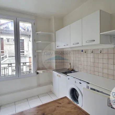 Image 3 - 5 Avenue Curie, 92370 Chaville, France - Apartment for rent