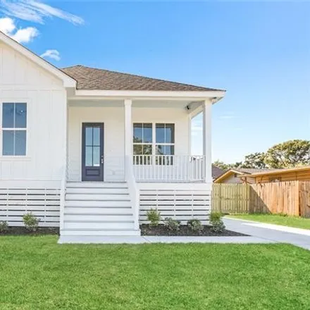 Buy this 3 bed house on 4724 Plauche Circle in New Orleans, LA 70126