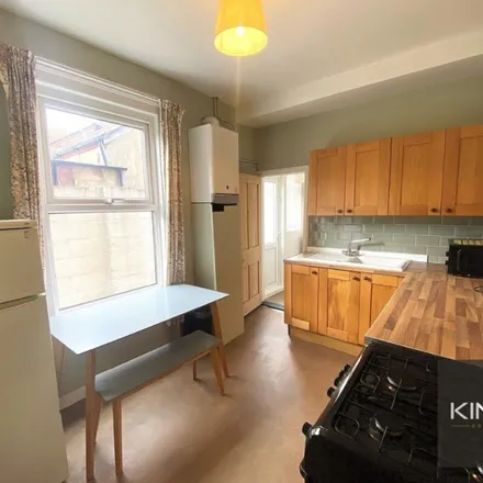 Image 1 - Percy Road, Portsmouth, PO4 0BH, United Kingdom - Townhouse for rent
