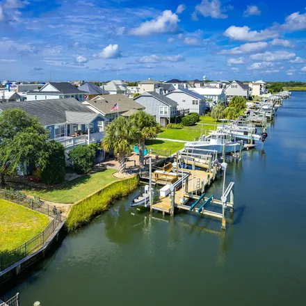 Image 2 - 108 Sound Drive, Atlantic Beach, Carteret County, NC 28512, USA - House for sale