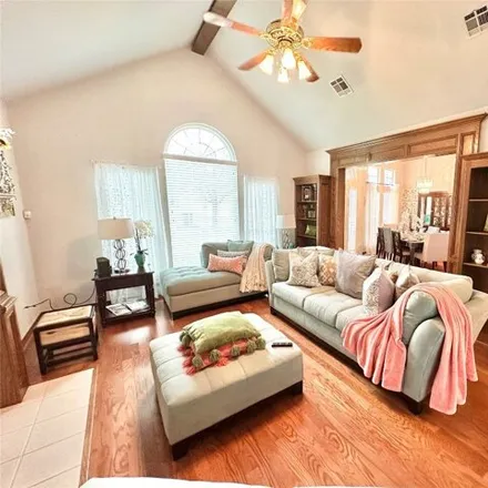 Image 2 - 1086 South Caldwell Drive, Midwest City, OK 73130, USA - House for sale