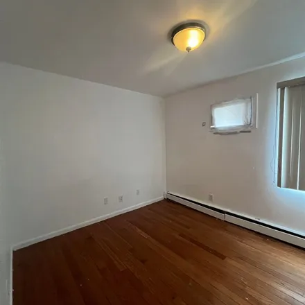 Rent this 3 bed apartment on 27th Street in Union City, NJ 07087