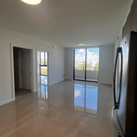 Image 4 - unnamed road, Miami, FL 33131, USA - Room for rent