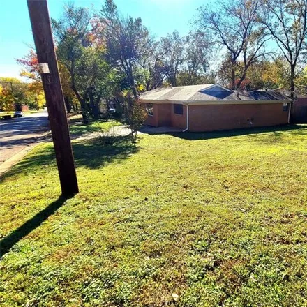 Image 3 - 127 South Maurice Avenue, Denison, TX 75020, USA - House for sale