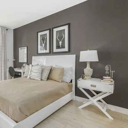 Rent this 1 bed condo on Menlo Park in CA, 94025