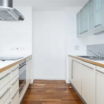 Rent this 2 bed apartment on Poole Street in De Beauvoir Town, London