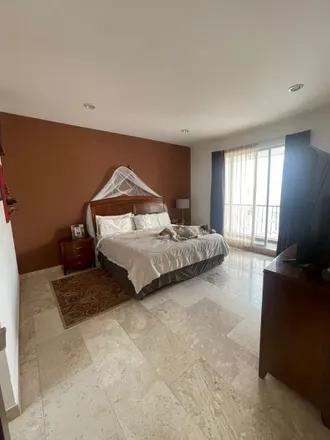 Buy this 3 bed house on Calle Hacienda El Batán 106 in Balcones Del Campestre, 37138 León