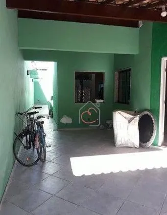 Buy this 3 bed house on Rua Prefeito Lobo Junior in Monte Castelo, Macaé - RJ
