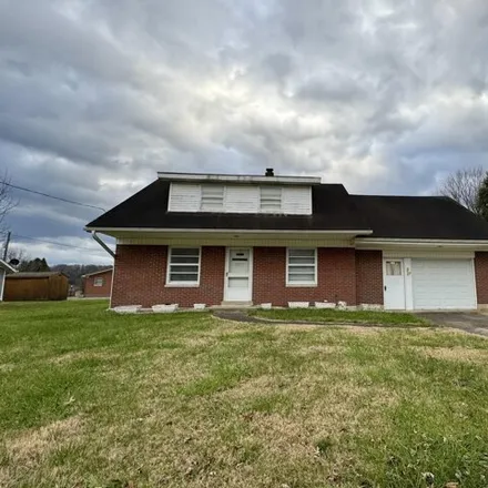 Buy this 5 bed house on 629 East Bourne Avenue in Somerset, KY 42501