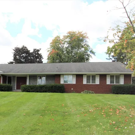 Rent this 3 bed house on 2443 Mc Vey Boulevard West in Perry Township, OH 43235