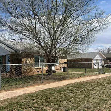 Buy this 2 bed house on 612 East Cuthbert Avenue in Midland, TX 79701