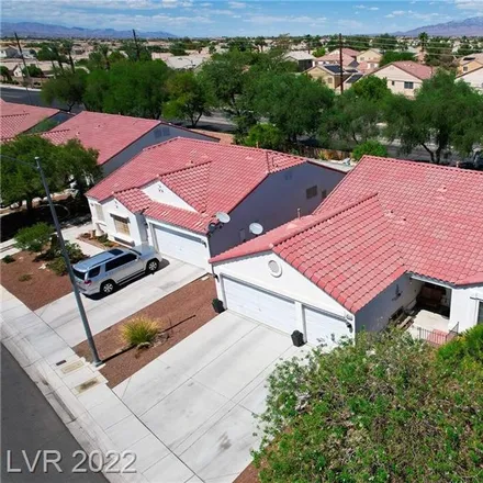 Image 3 - 2112 Meadow Green Avenue, North Las Vegas, NV 89031, USA - House for sale