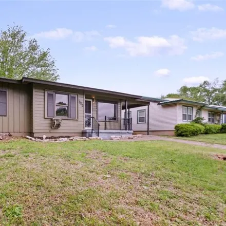 Image 2 - 1178 Redbud Road, Denison, TX 75020, USA - House for sale