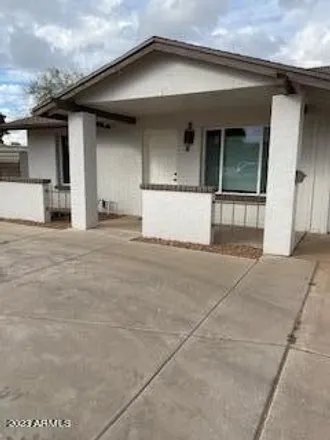 Rent this 3 bed house on 590 West Riviera Drive in Tempe, AZ 85282