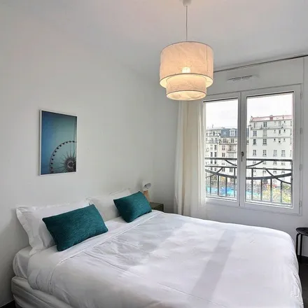 Rent this 3 bed apartment on 55 Rue Marjolin in 92300 Levallois-Perret, France