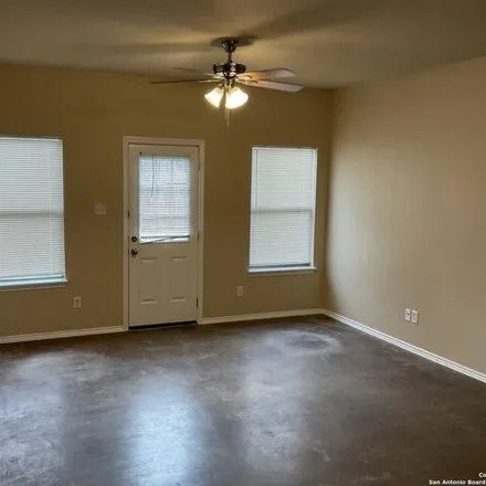 Image 2 - 10800 Mathom Landing, Universal City, Bexar County, TX 78148, USA - Townhouse for rent