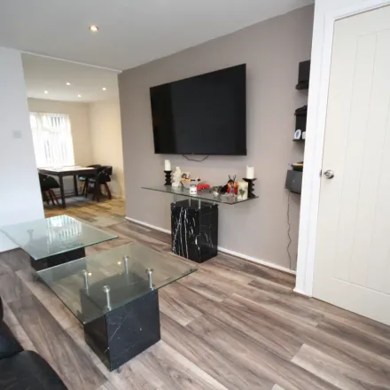 Image 9 - Haworth Drive, Stretford, M32 9PZ, United Kingdom - Apartment for rent