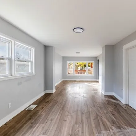 Image 3 - 232 West 110th Place, Chicago, IL 60628, USA - House for sale