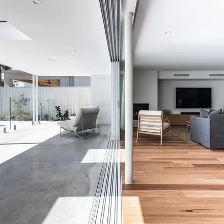 Image 4 - Aruma Avenue, Burleigh Waters QLD 4220, Australia - Apartment for rent