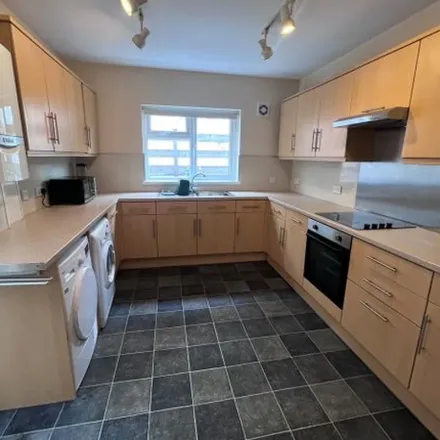 Rent this 5 bed apartment on Rhyddings Park Road in Swansea, SA2 0AD