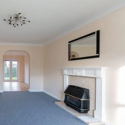 Image 3 - 67 Murieston Valley, Livingston, EH54 9HJ, United Kingdom - House for rent