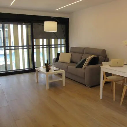 Rent this 4 bed apartment on Cerveceria Layton in Carrer d'Alberola Romero / Calle Alberola Romero, 03001 Alicante